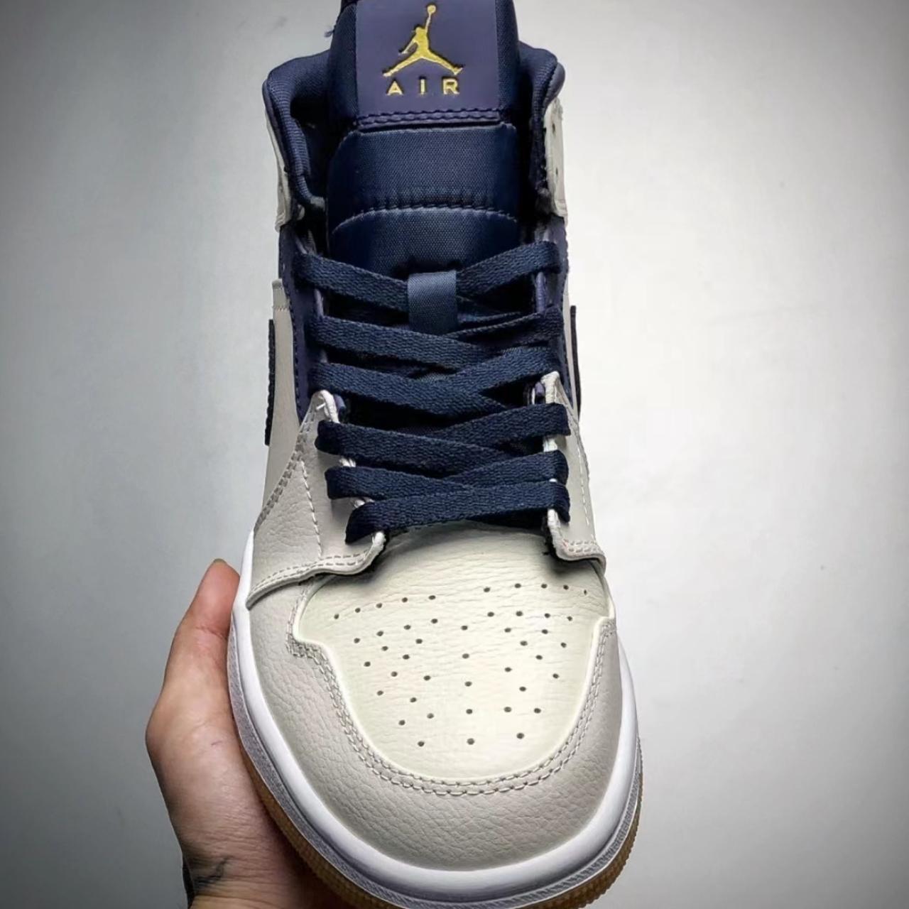 jordan 1 mid jeter