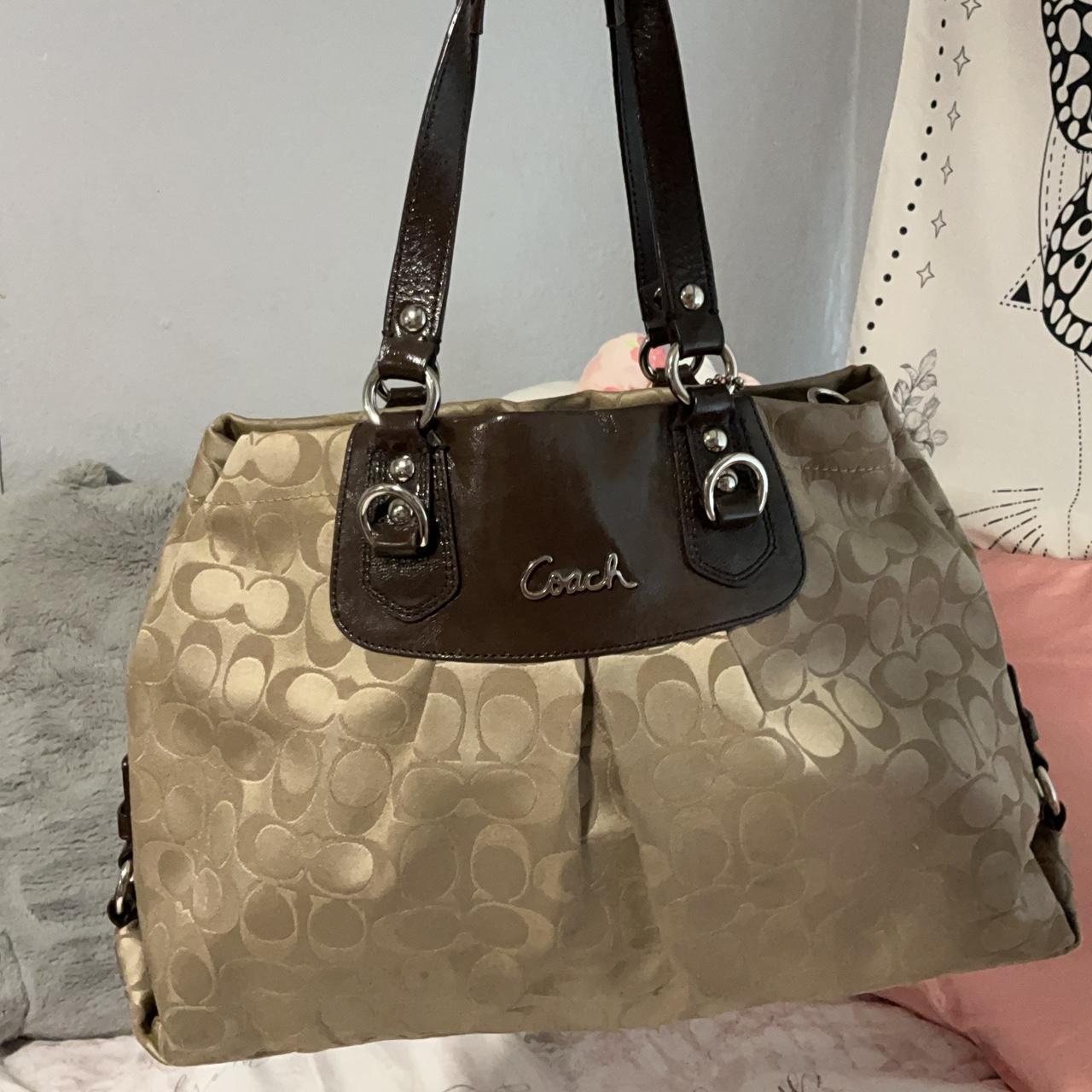 item listed by pauuu00_