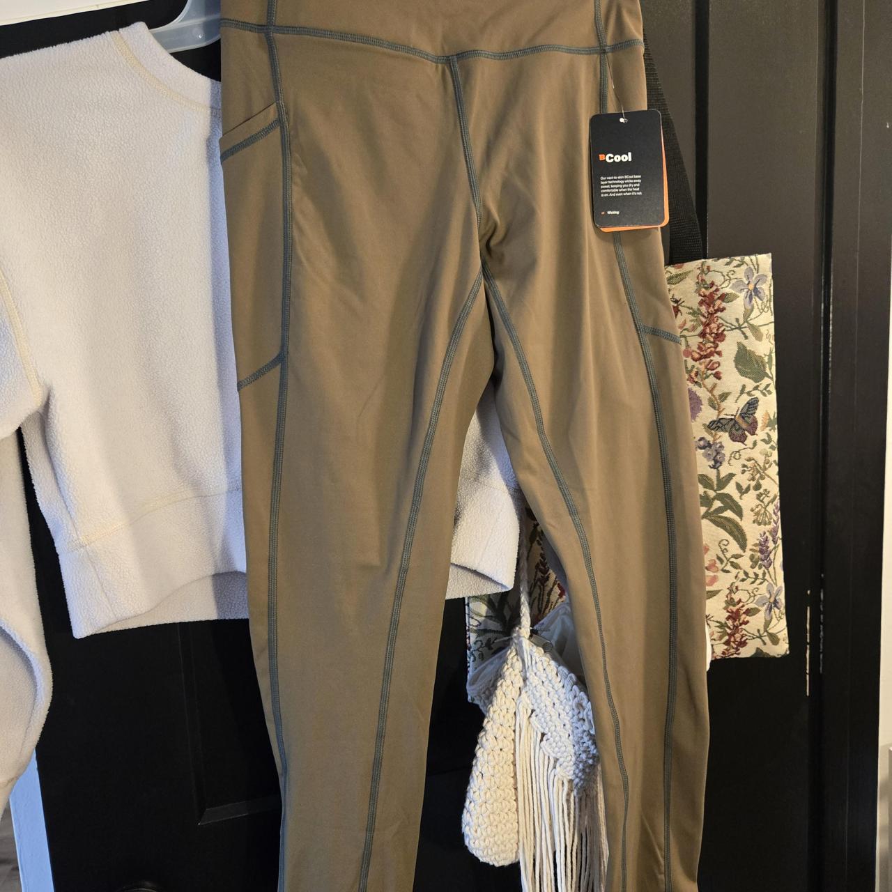 item listed by 65rosesthrift