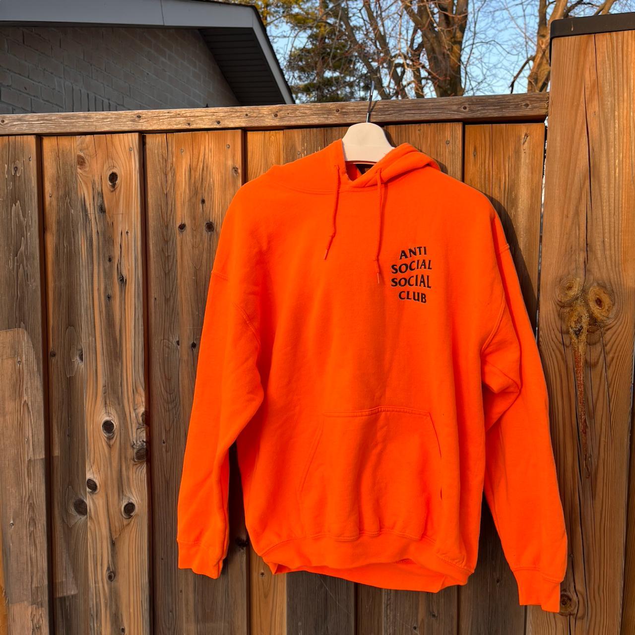 All sales are final, no returns or Depop