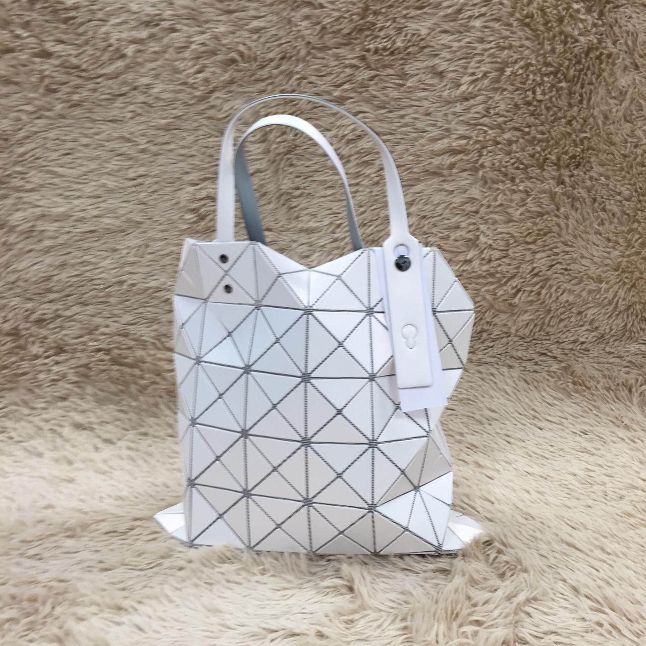 🌻Bao Bao Issey Miyake Lucent One-Tone Tote Bag 6*6...