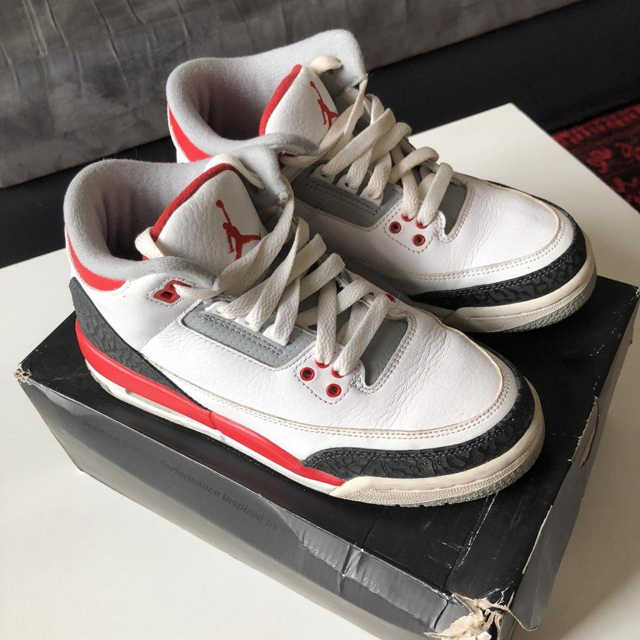 AIR JORDAN 3 FIRE RED GS 2013 UK 5.5 EUR 38.5 fits... - Depop