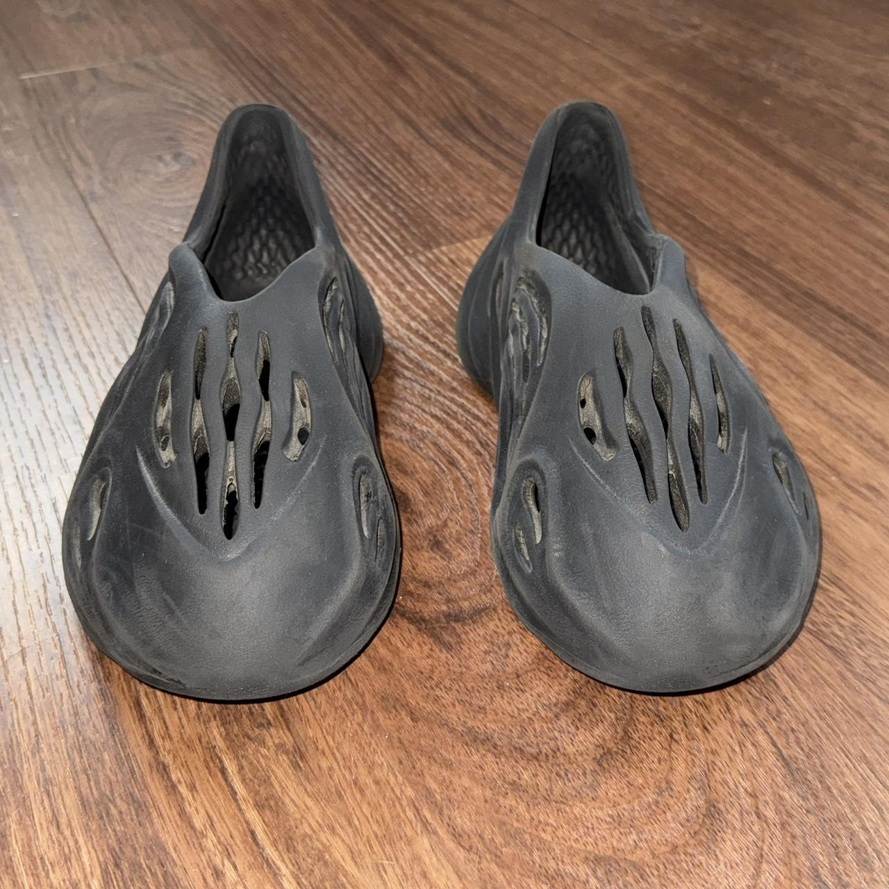 yeezy foam runner size 7