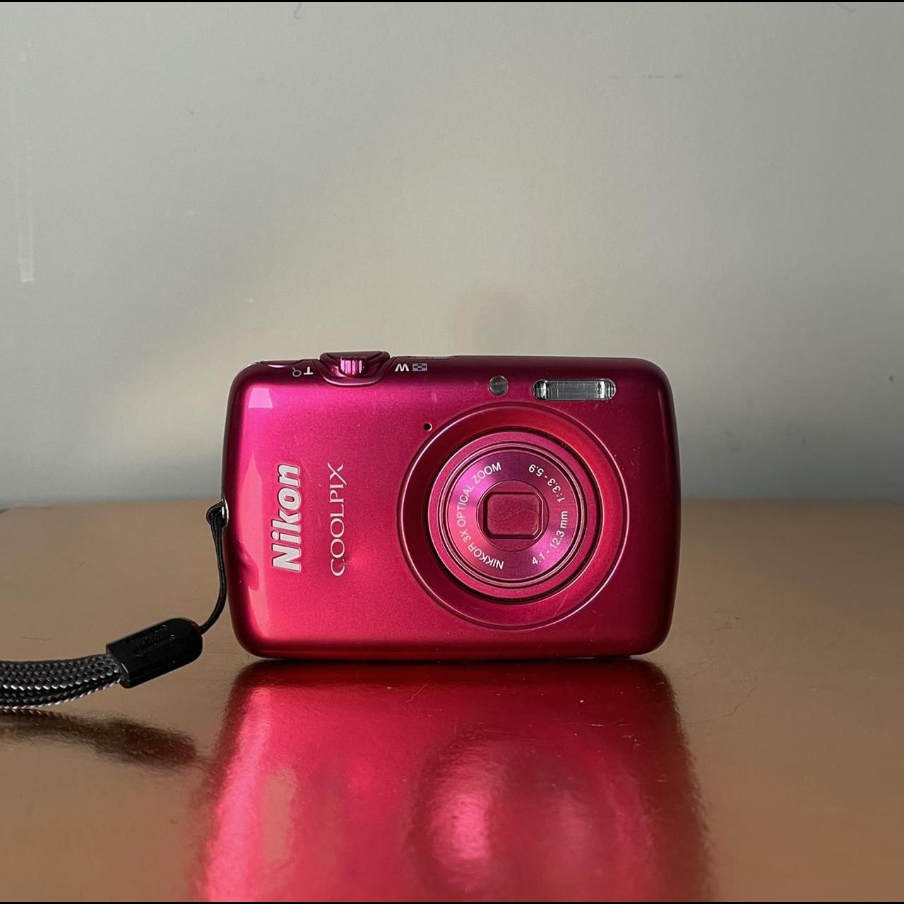 Nikon Coolpix S01 outlet Digital 10.1MP Red Pink Digital Camera Mini.