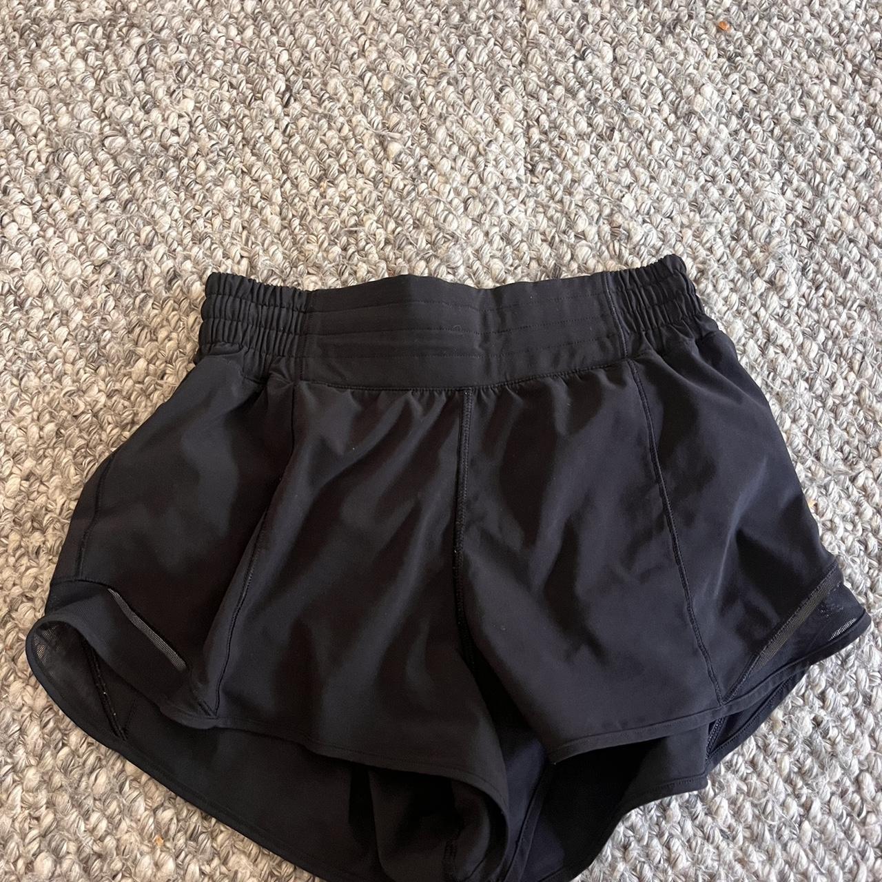 High rise Hotty Hot size 4 2inch inseam!! - Depop