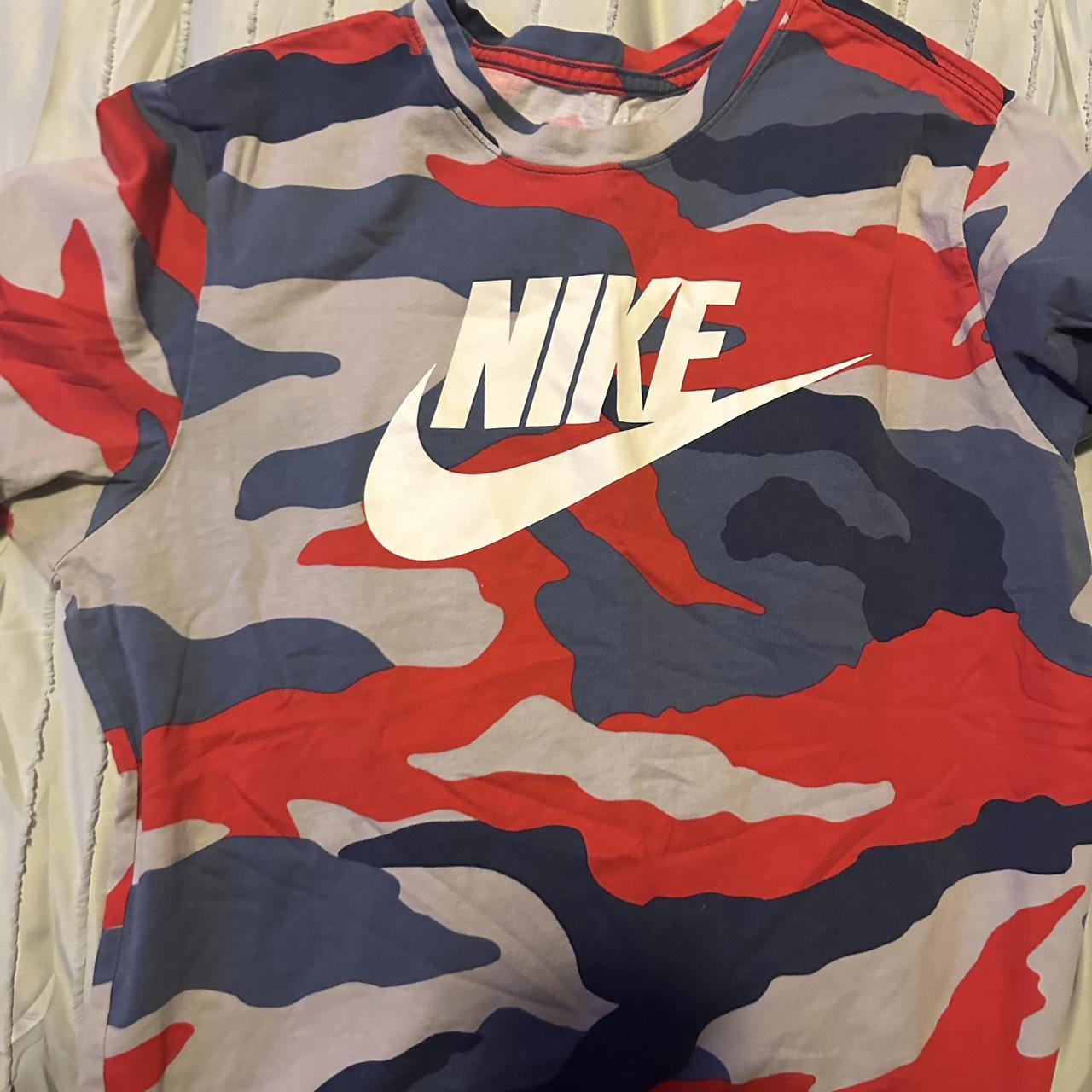 Nike red and blue camo t shirt Depop