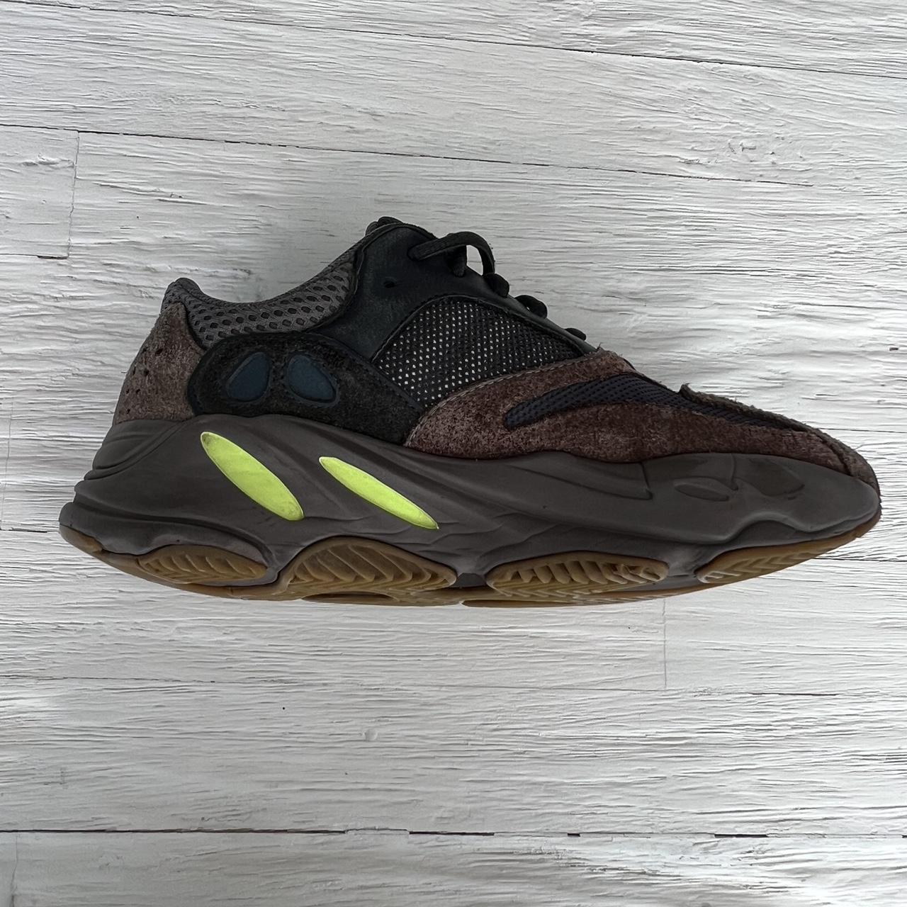 yeezy 700 mauve womens