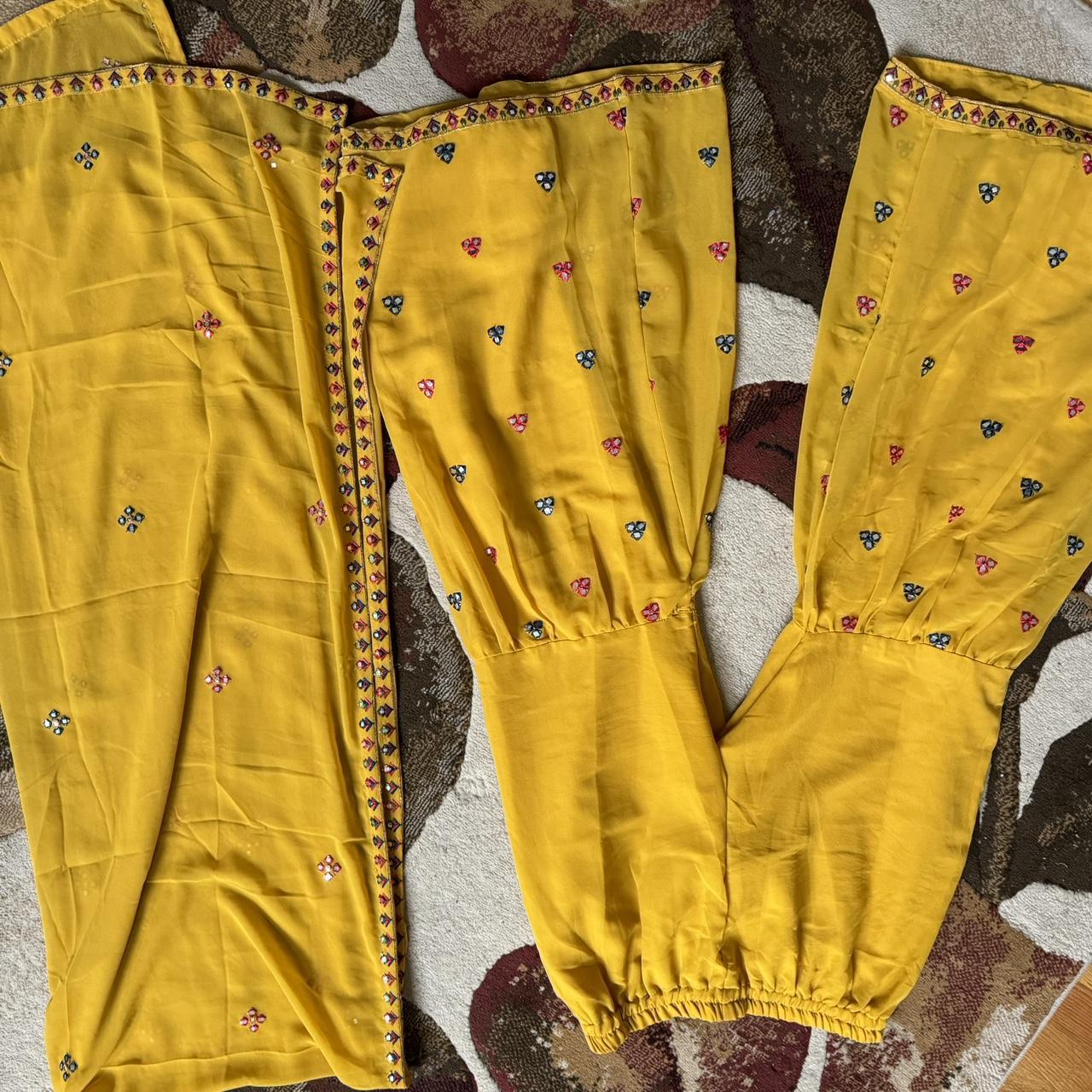 Indian suit - Depop