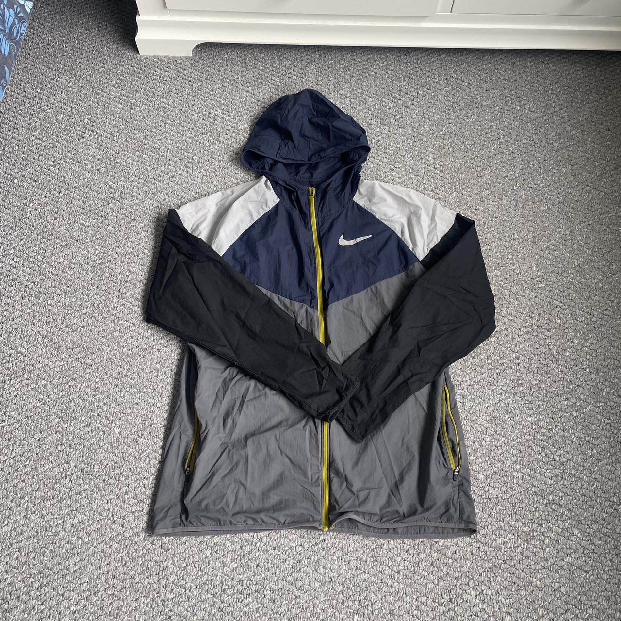 Mens rare nike obsidian grey yellow Windrunner