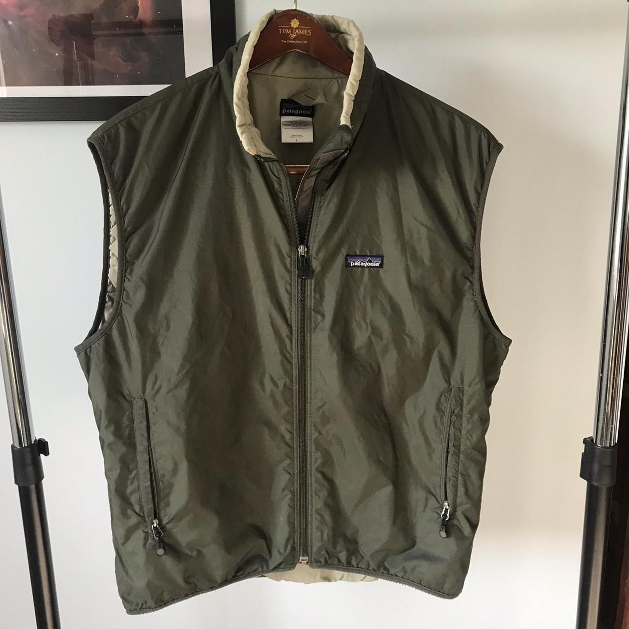 Vintage Patagonia MARS puffball green vest tag size...