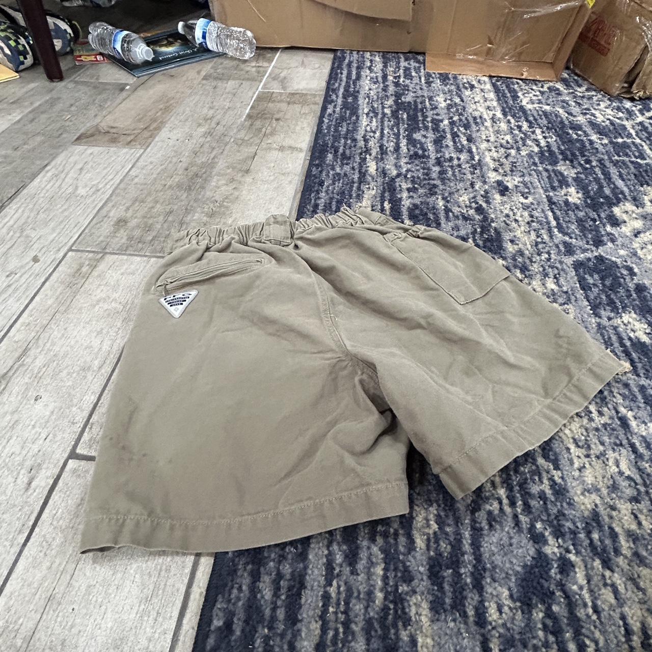 Colombia Sportswear Shorts Mens Small Slight Stain... - Depop