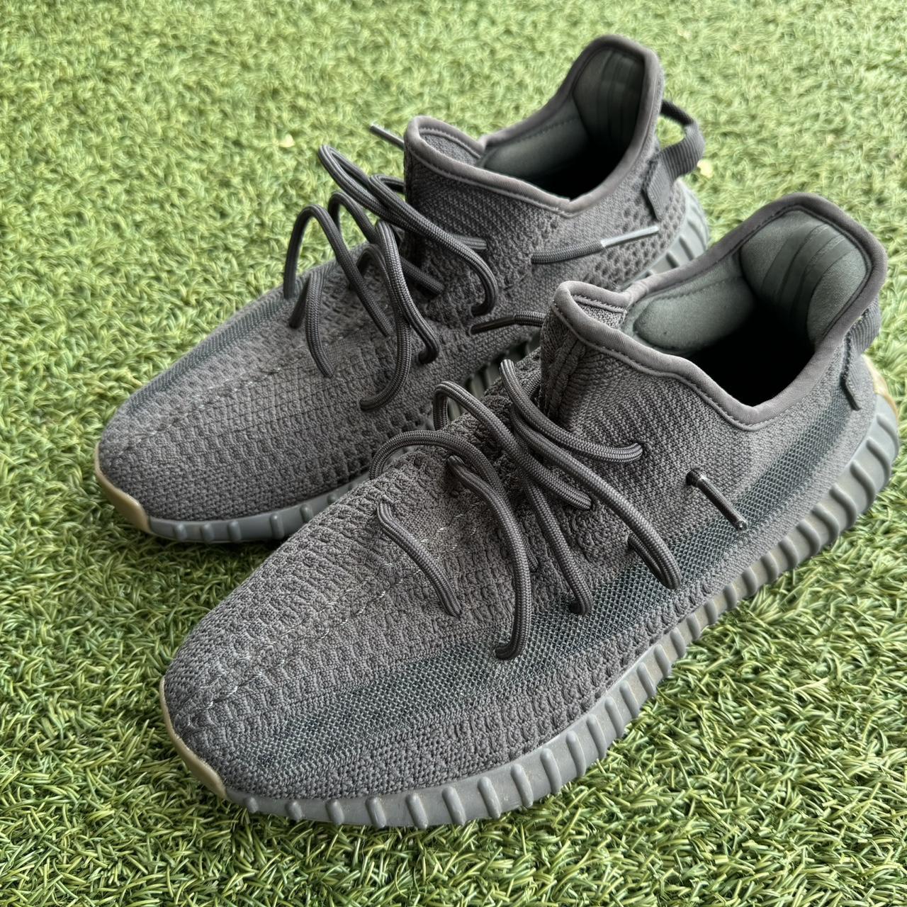 yeezy 350 cinder black