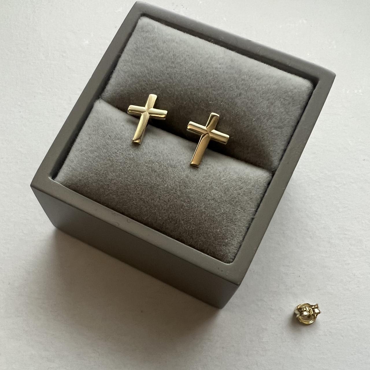 Small gold sale cross stud earrings