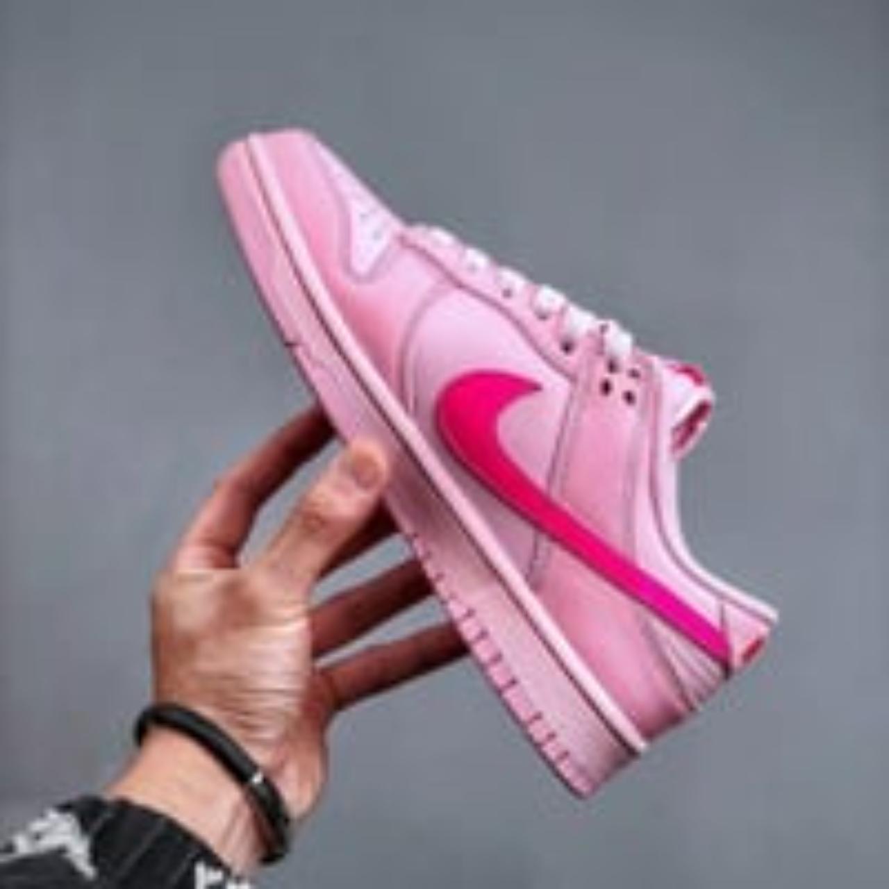 nike pink snakeskin