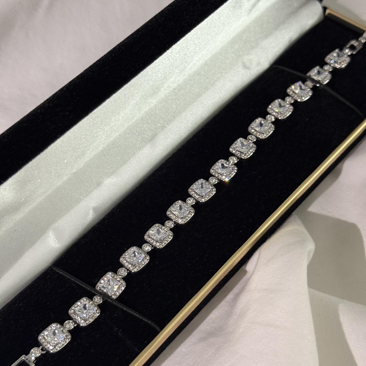スワロフスキー　ブレスレット　クリスタル Amazon | Swarovski スワロフスキー Louison クリスタル