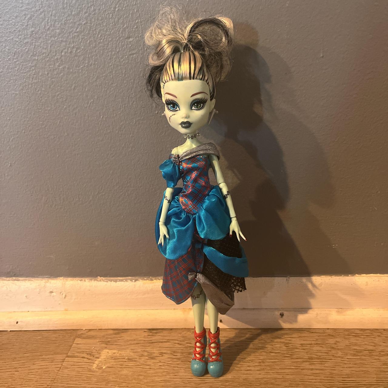 Monster High Scarily on sale Ever After Frankie Stein Doll (Threadarella)