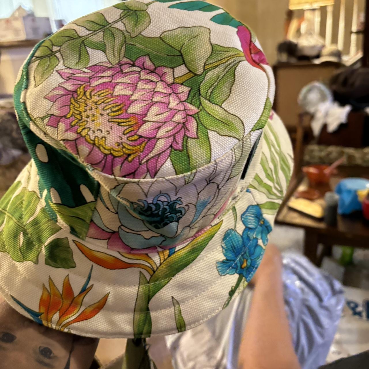 Gucci gg bucket Size S 57, Riversible both