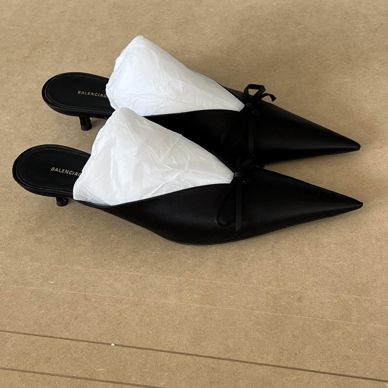 サンダル・ミュール Balenciaga Printed Satiin Knife Bow Mules BALENCIAGA Knife bow-embellished crinkled-leather mules