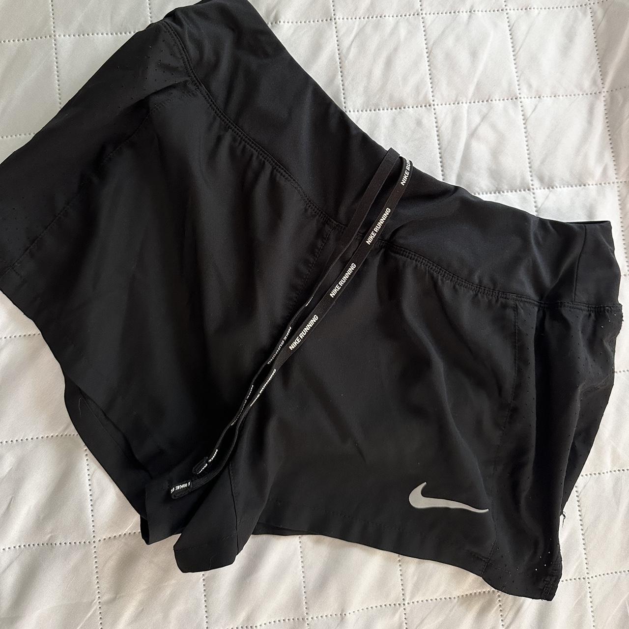 short black nike shorts
