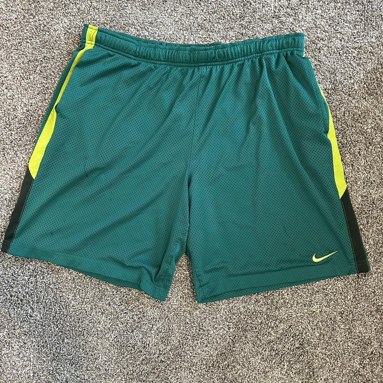 mens nike green shorts