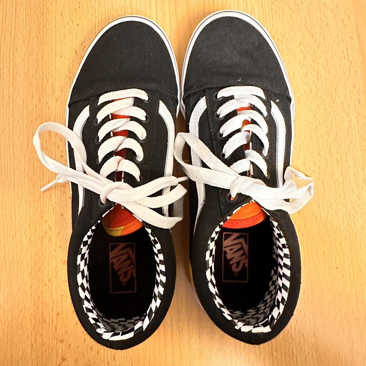 Hidden on sale laces vans