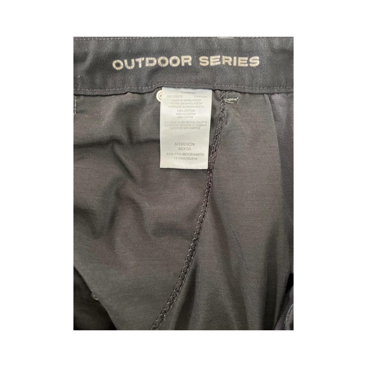 Size 40W X 30L Cargo pants Wrangler| Depop