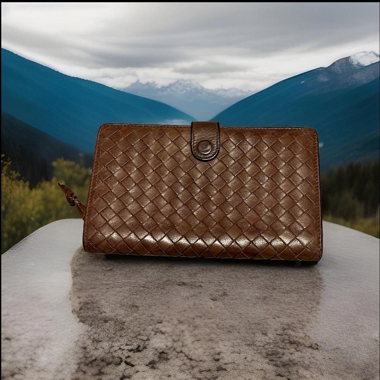 Botegga Veneta brown leather continental outlet wallet