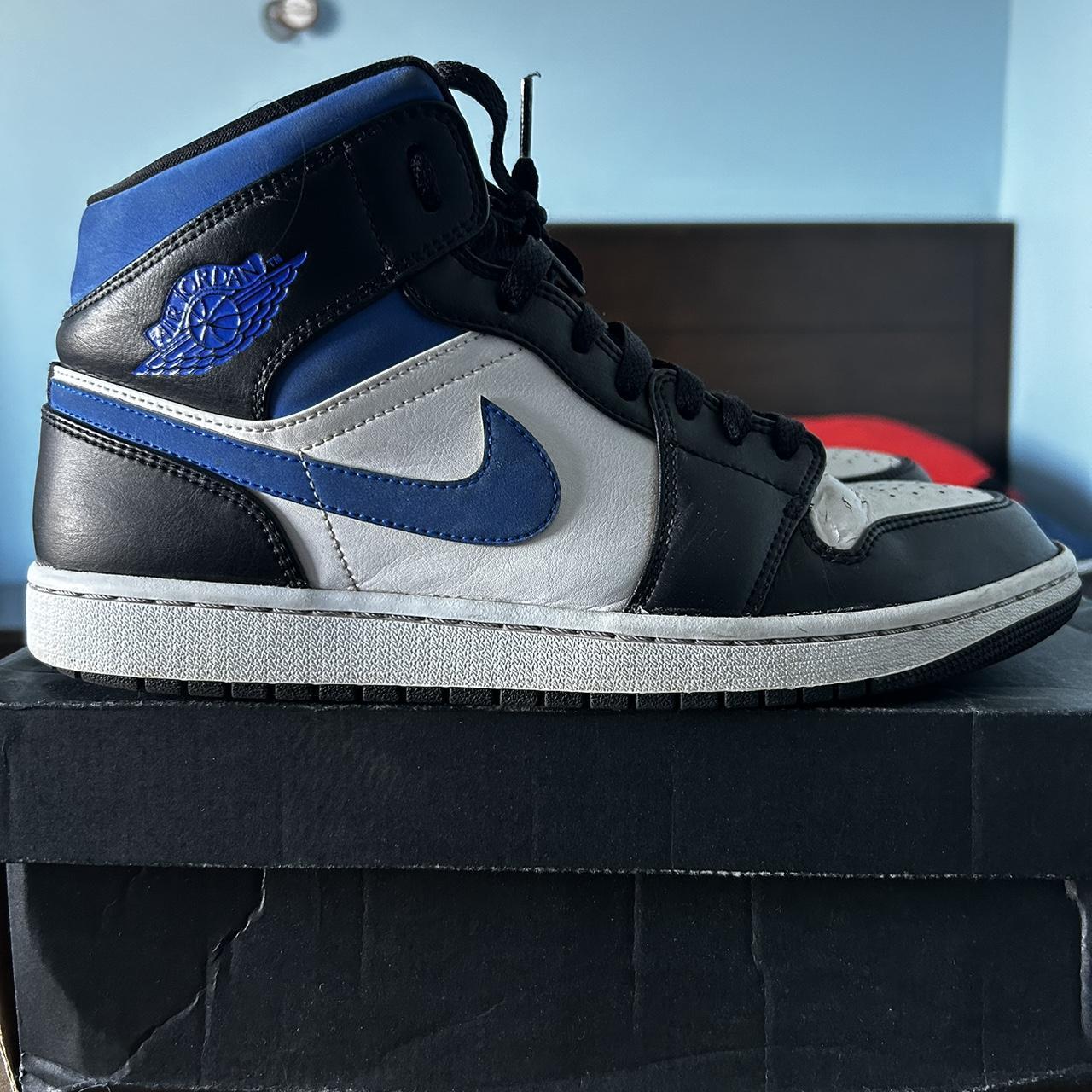 jordan 1s blue white and black