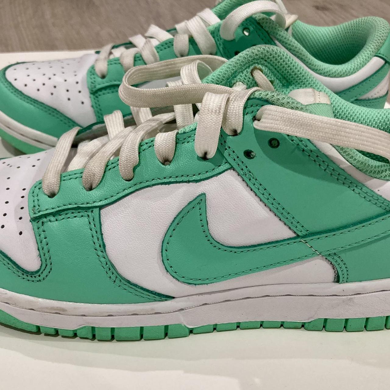 nike mint green dunks