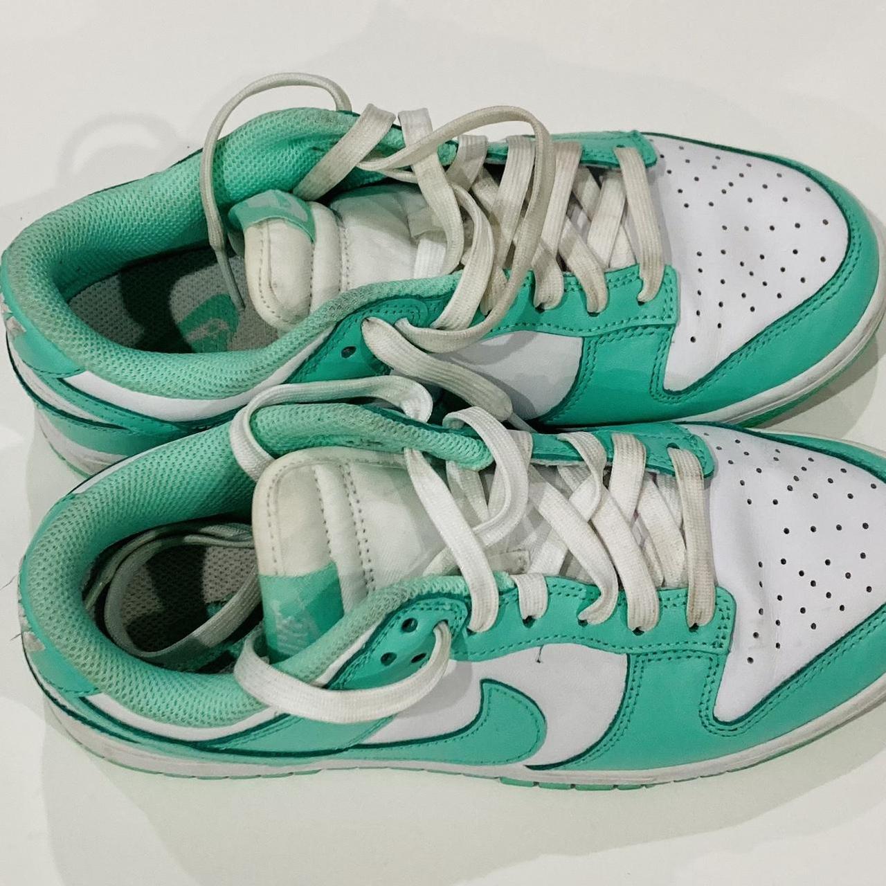 nike mint green dunks