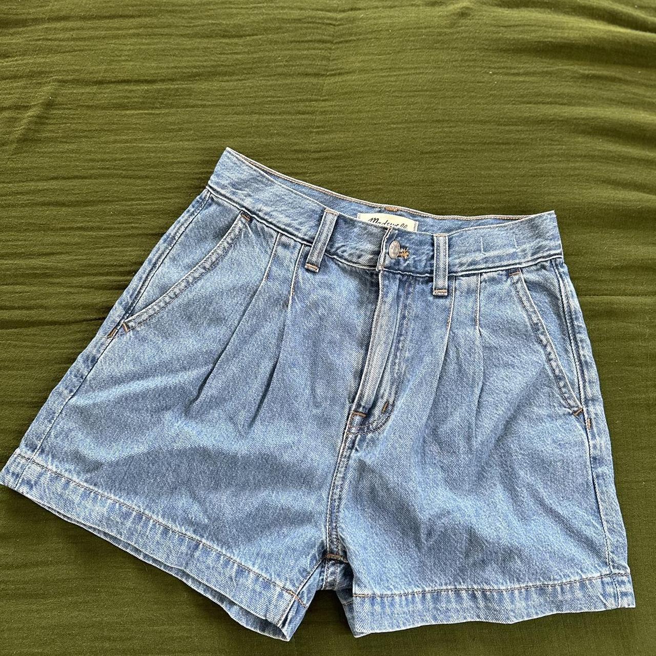 Adorable soft denim pleated shorts recently