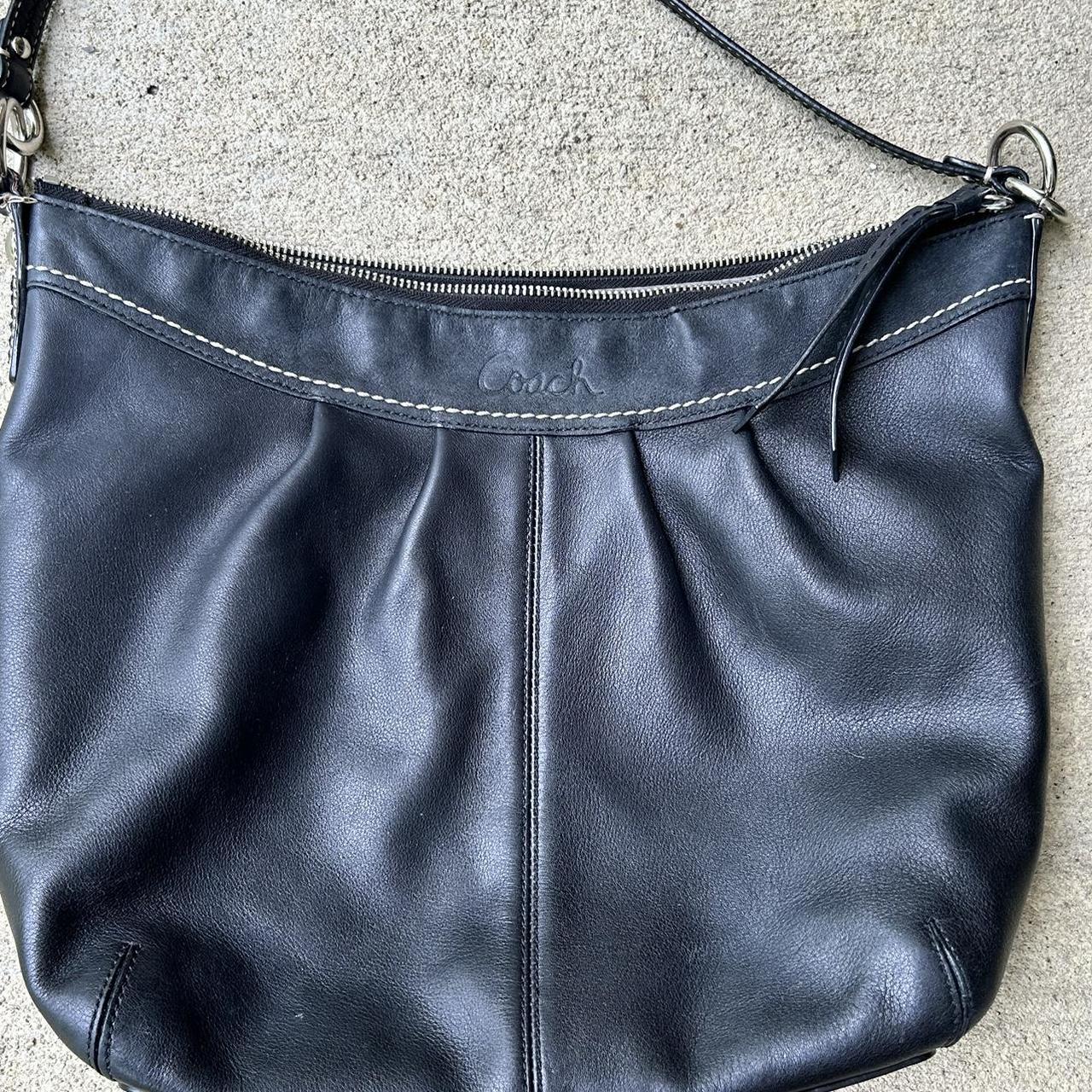 Coach Soho metallic blue shoulder bag This vintage Coach Soho