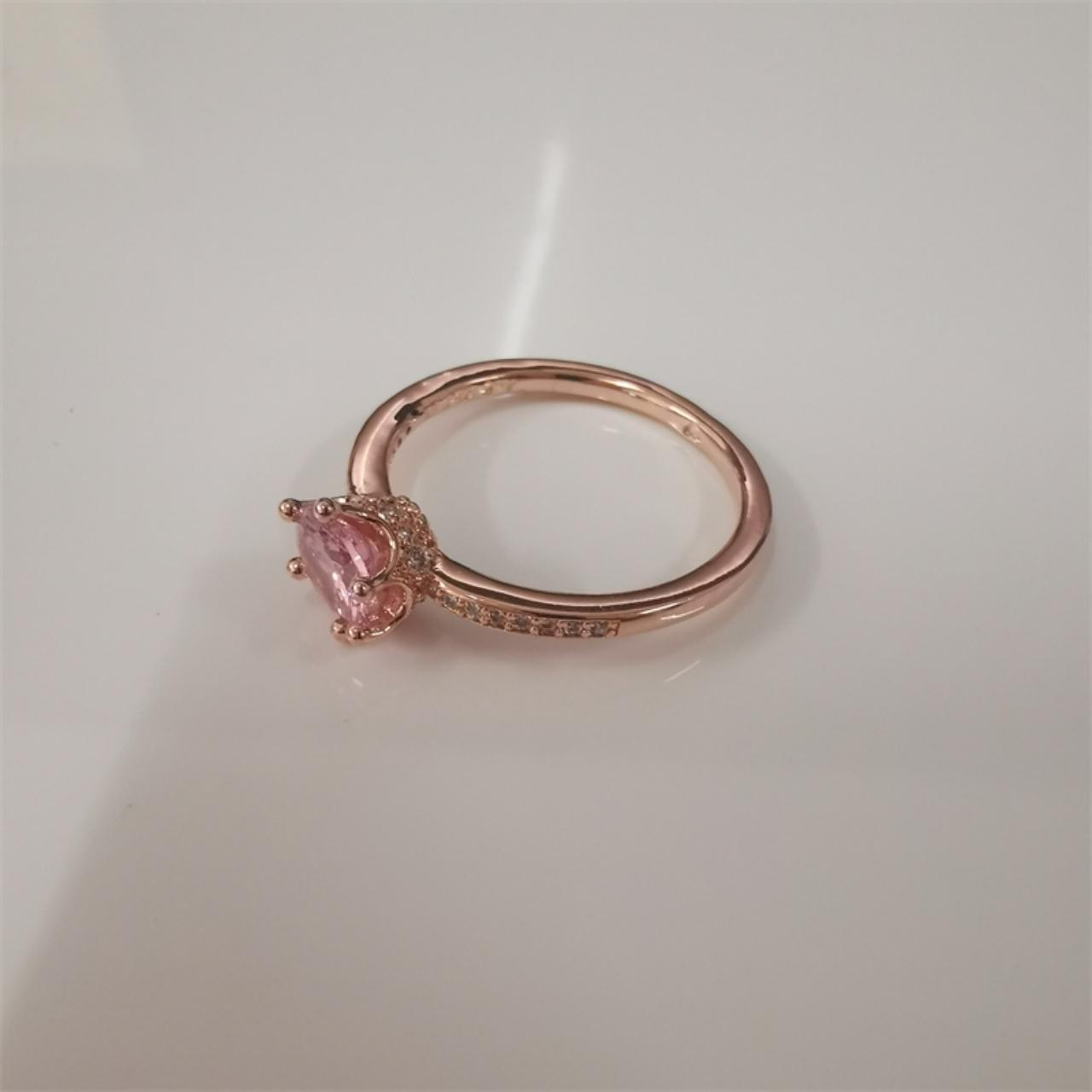 CH-3A1395 Pandora Pink Sparkling Crown Depop