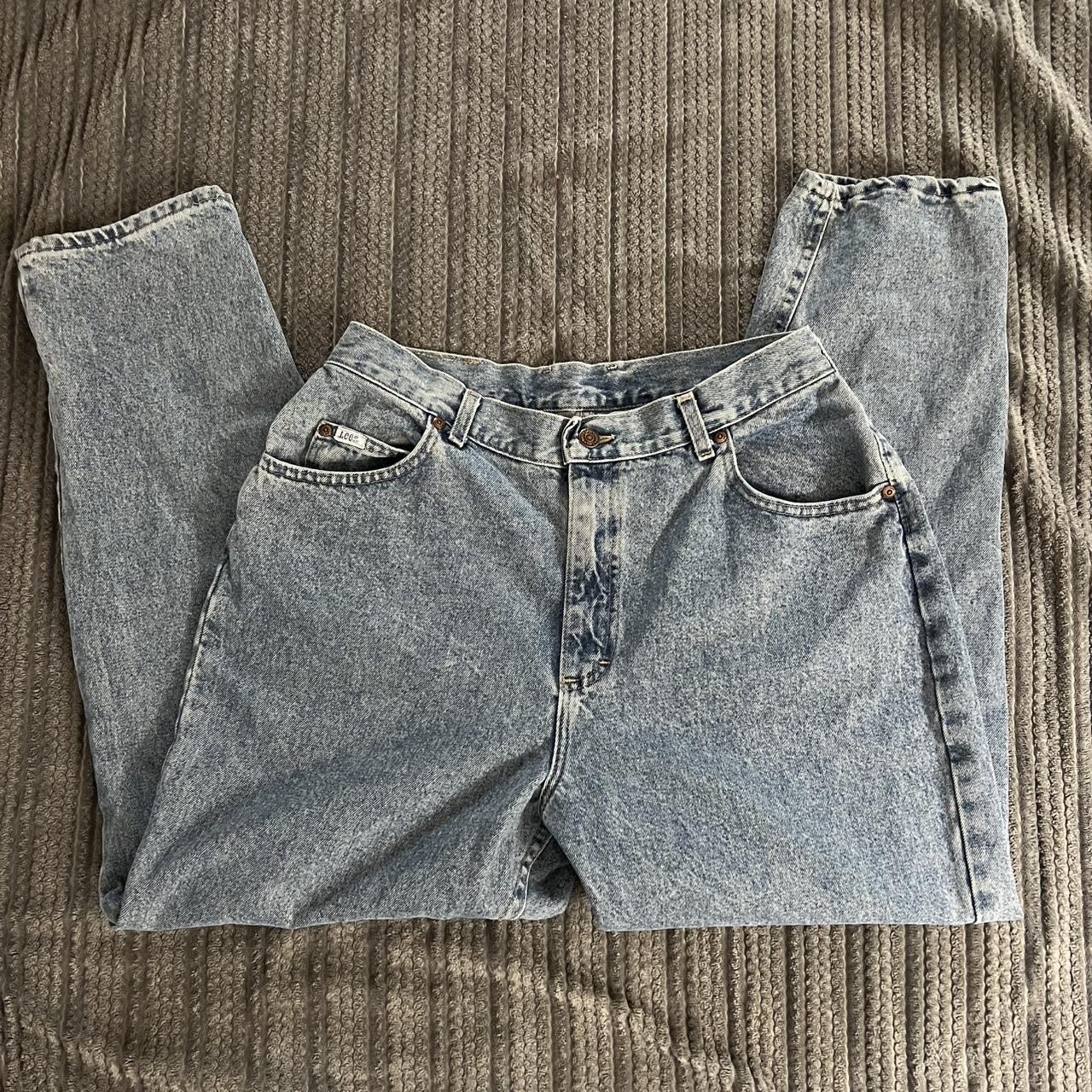 item listed by kikiscloset111