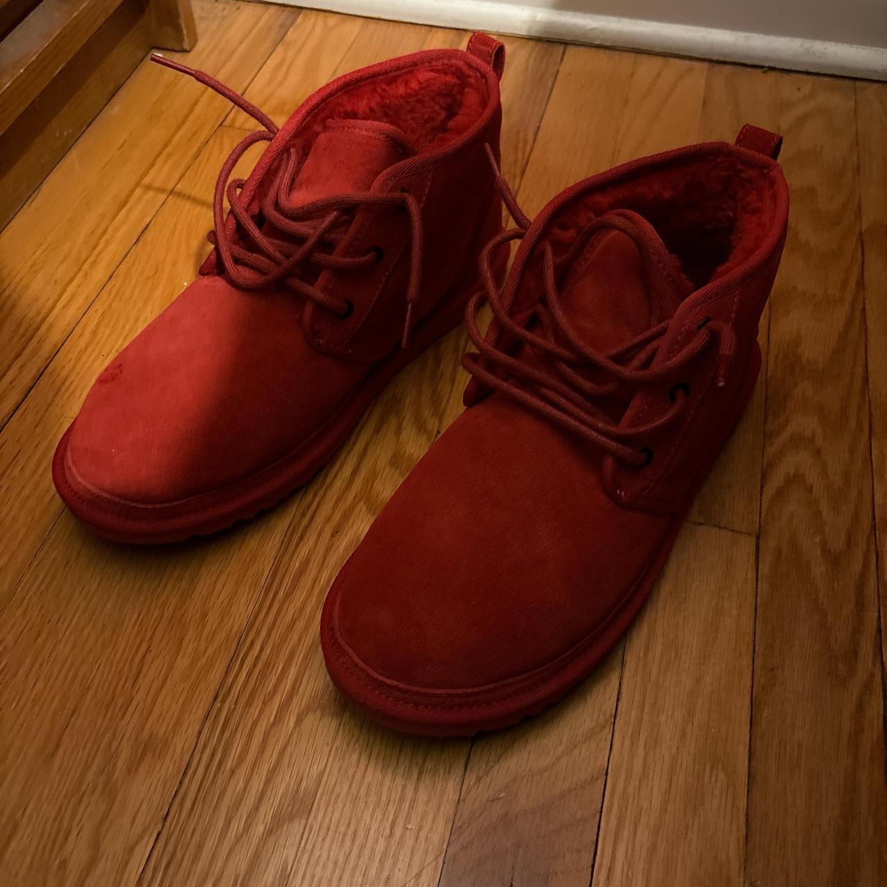 neumel uggs red