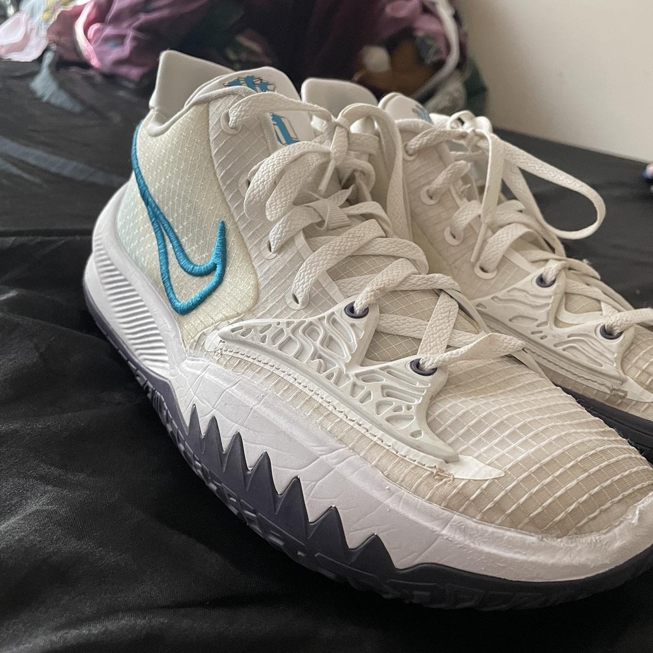 kyrie 4 low white laser blue