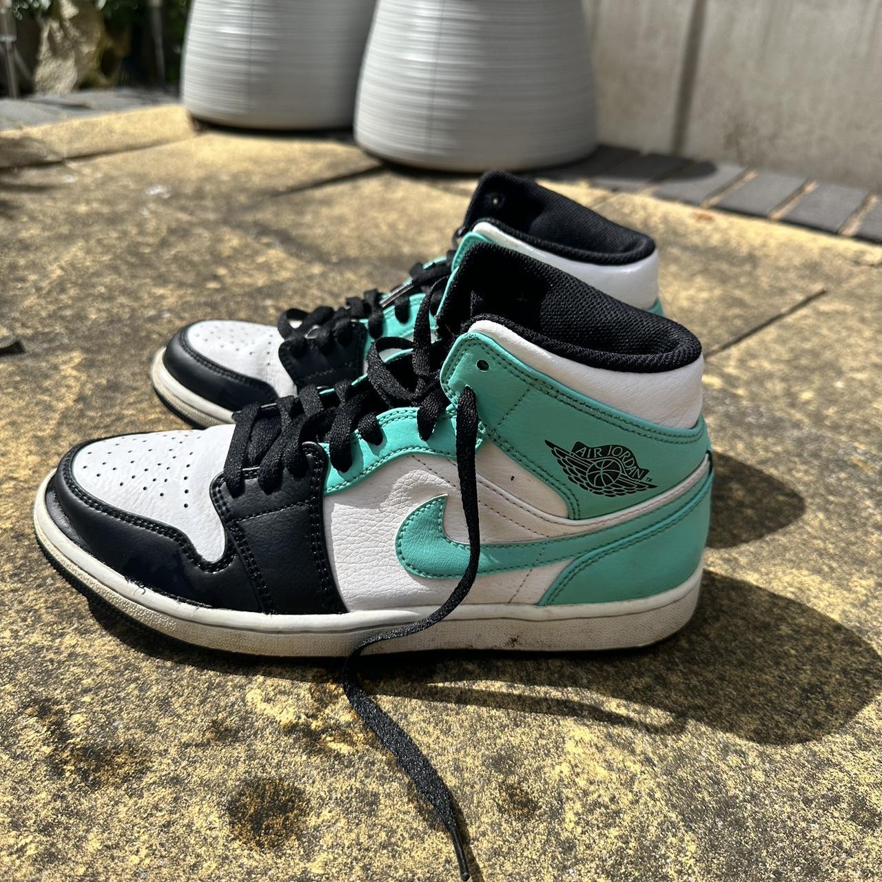 Mint green Jordan 1 good condition Depop