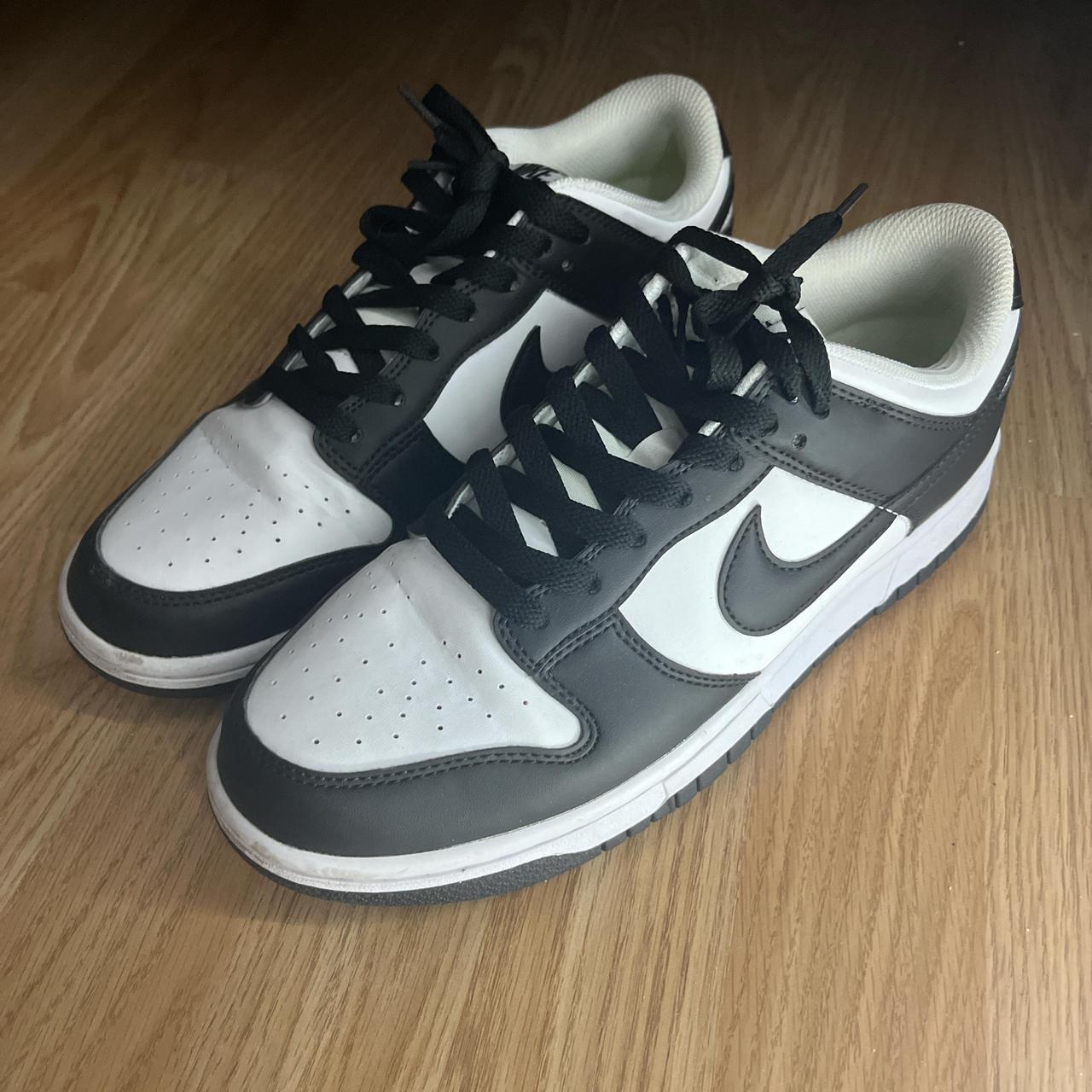 mens black and white nike dunks