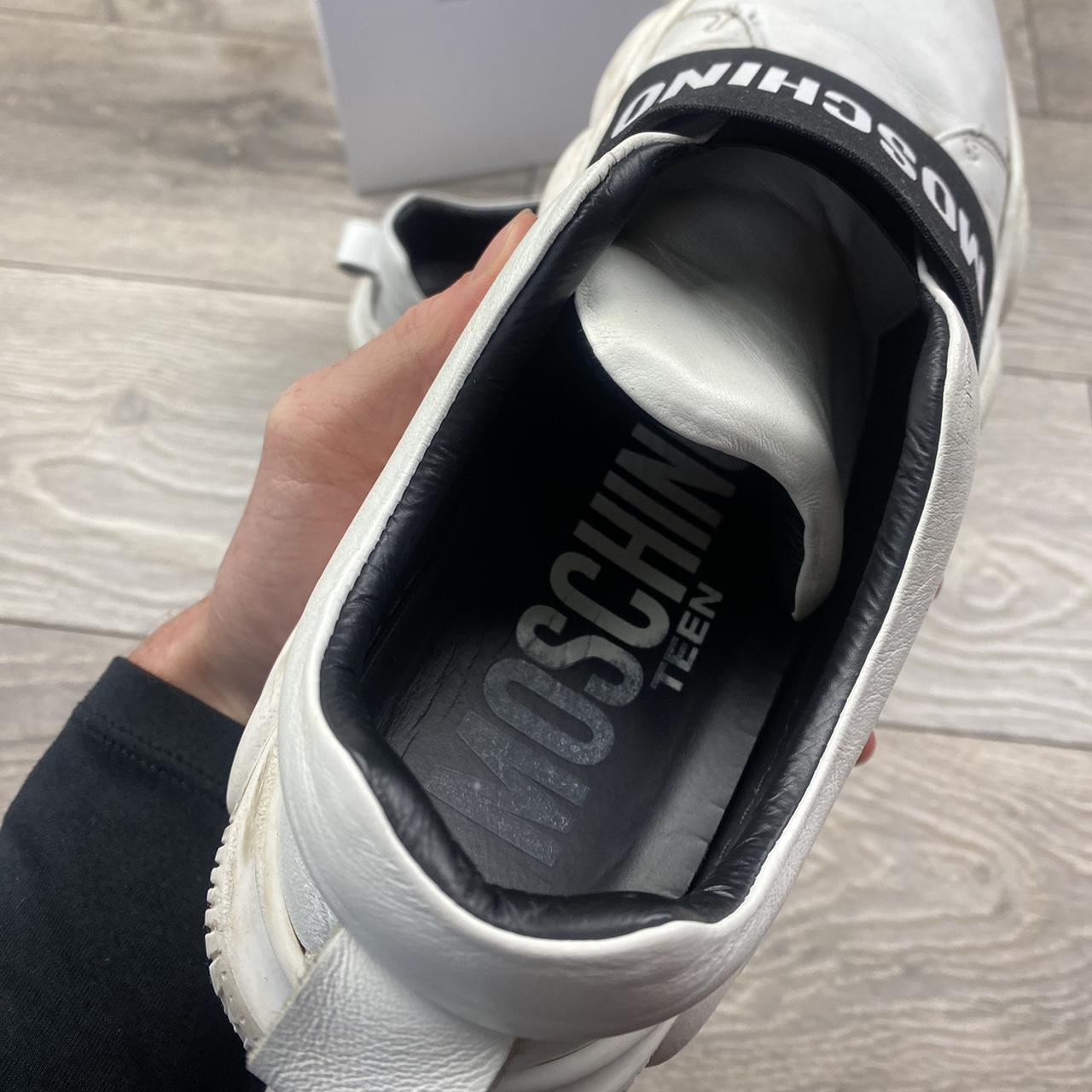 【関税込み】Moschino ホワイト エンボス スニーカー Moschino women's shoes -Good condition, have been | Depop