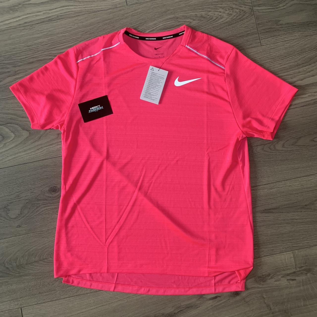 Nike Men's Pink T-shirt | Depop