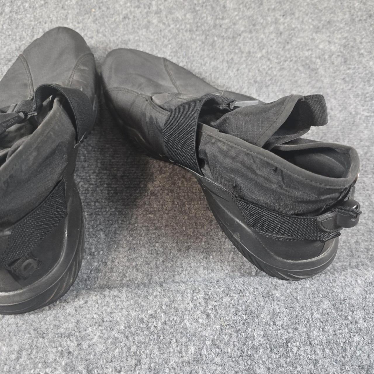 nike komyuter triple black