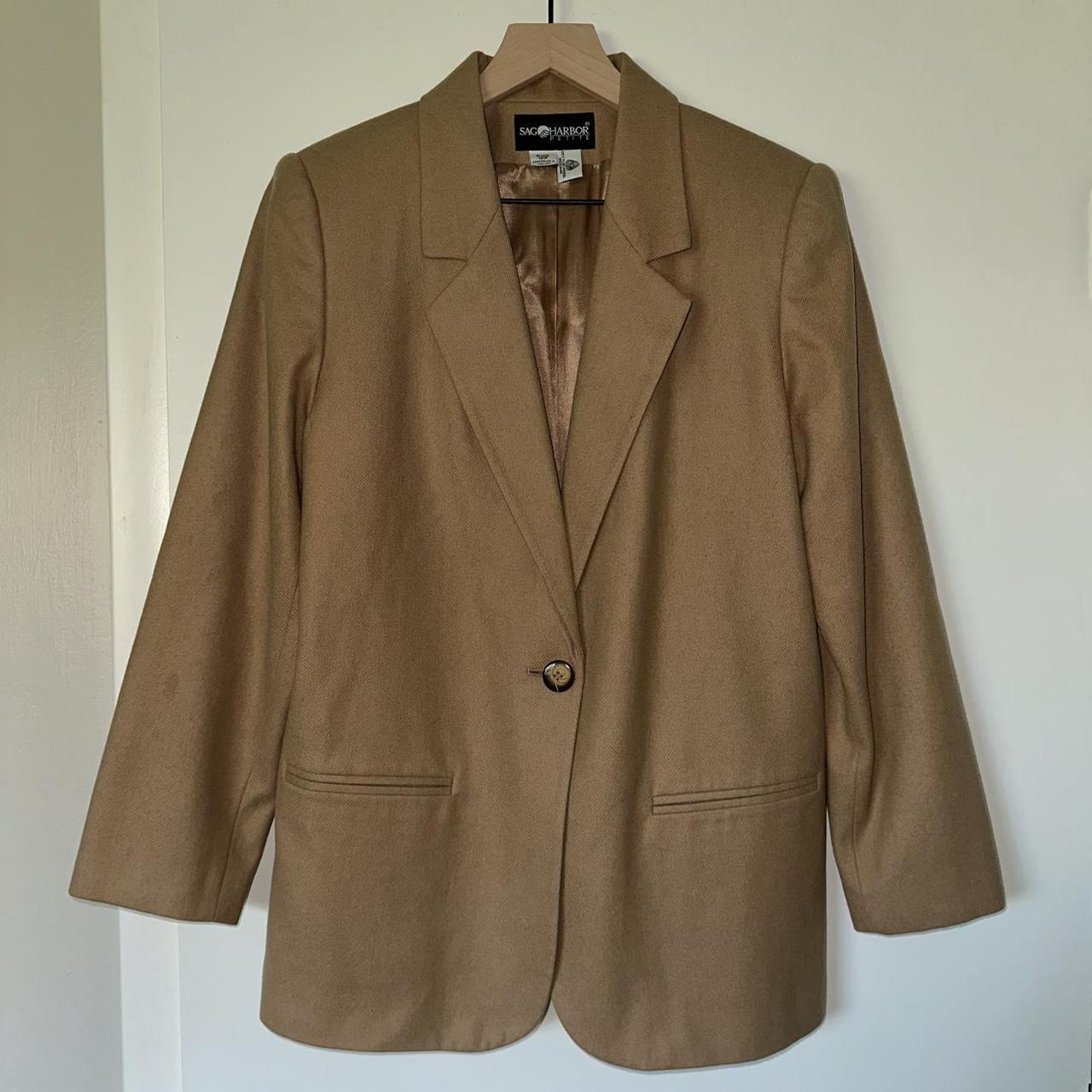 item listed by vintage_ivy