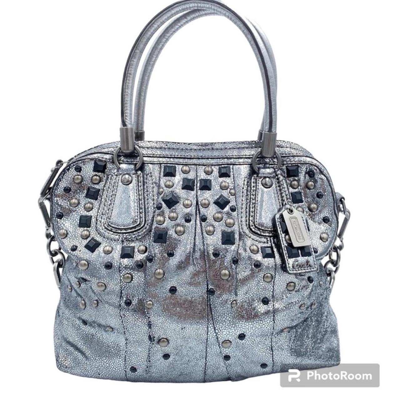 item listed by queenbuccio
