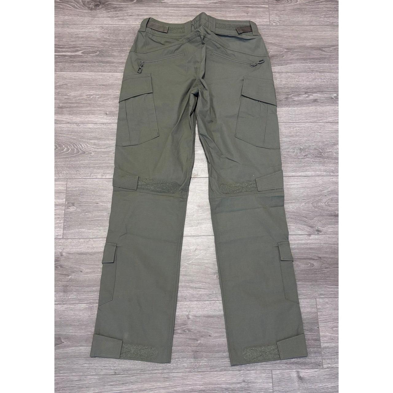 Source Unknown Women's Pants - Green - 8 – Beyond… - image 2