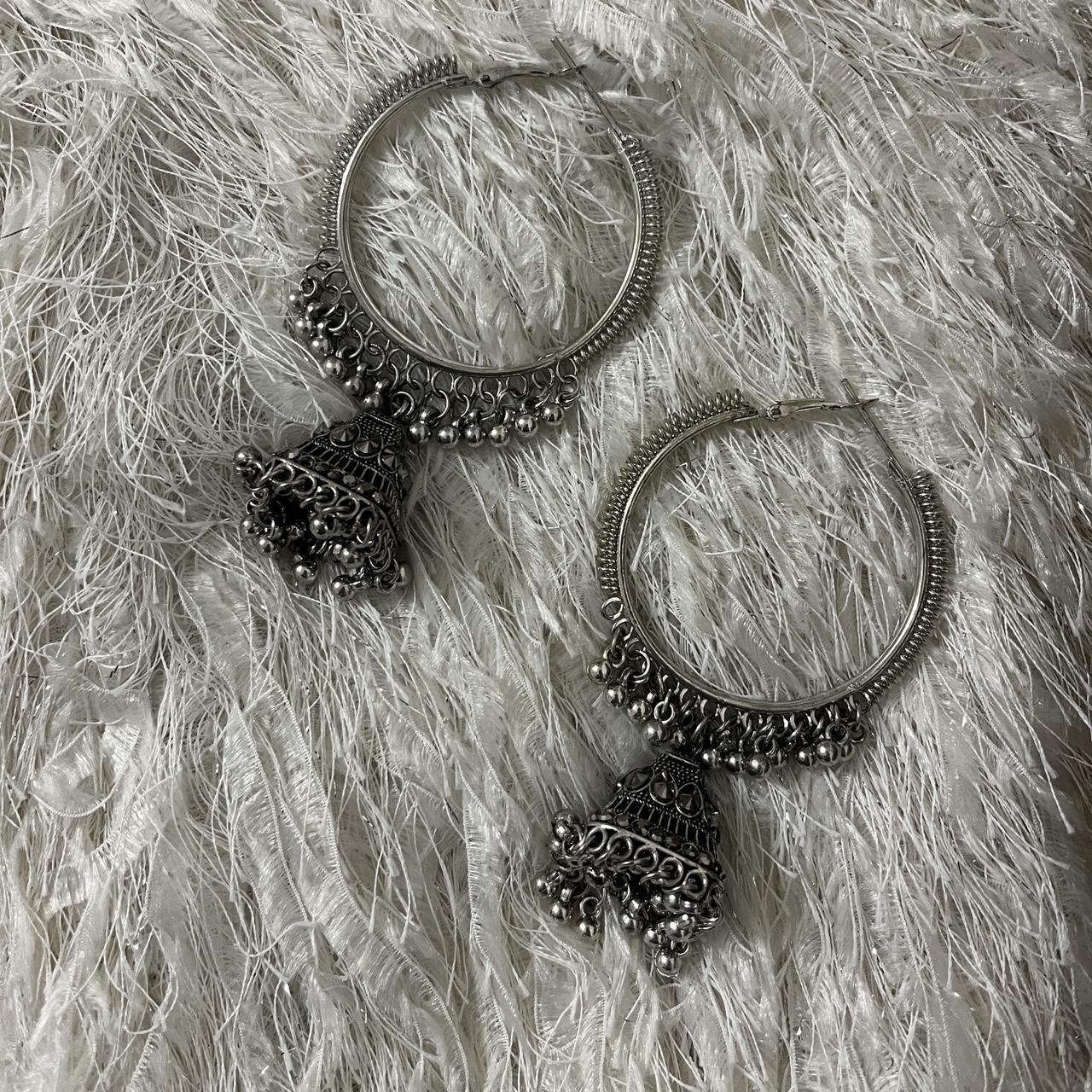item listed by ariyass