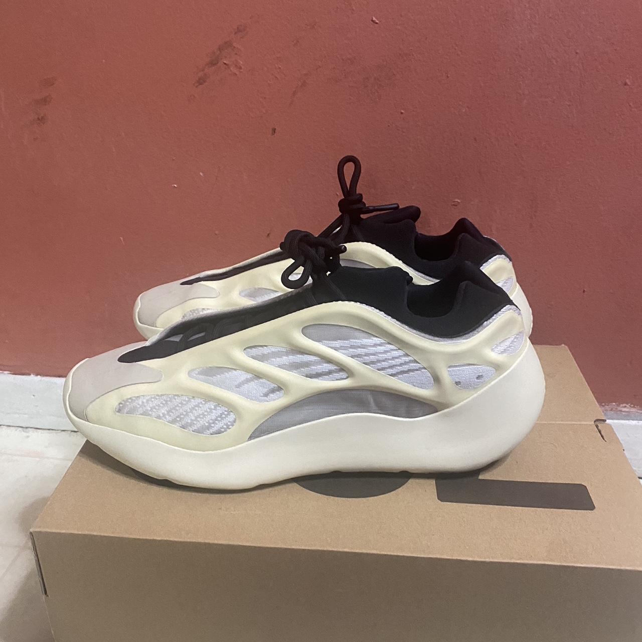 Yeezy 700v3 hotsell