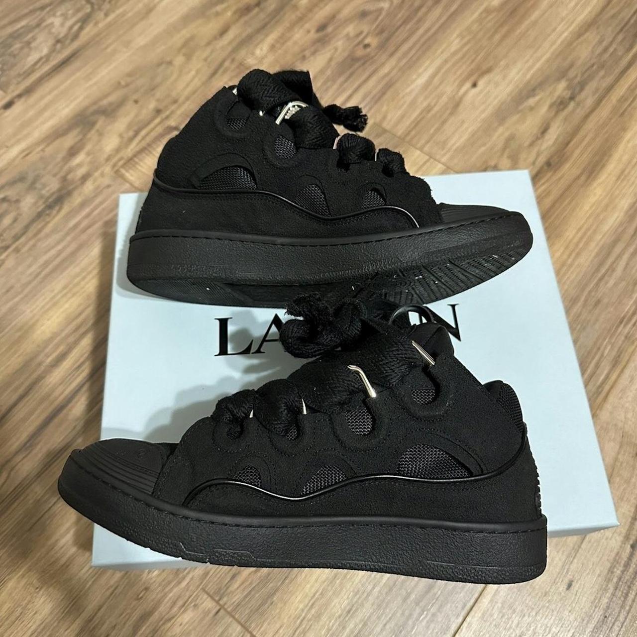 Black Lavins Good Conditon Size 11 - Depop