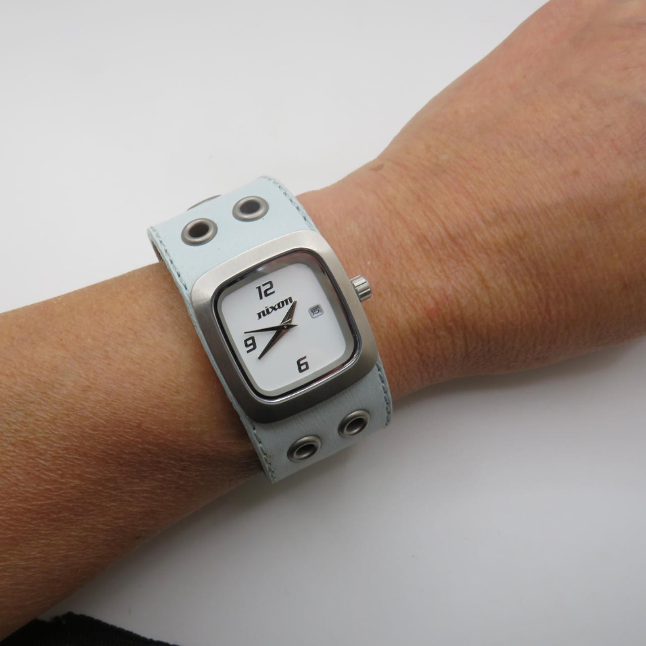 Vintage Nixon Rev it up watch baby blue