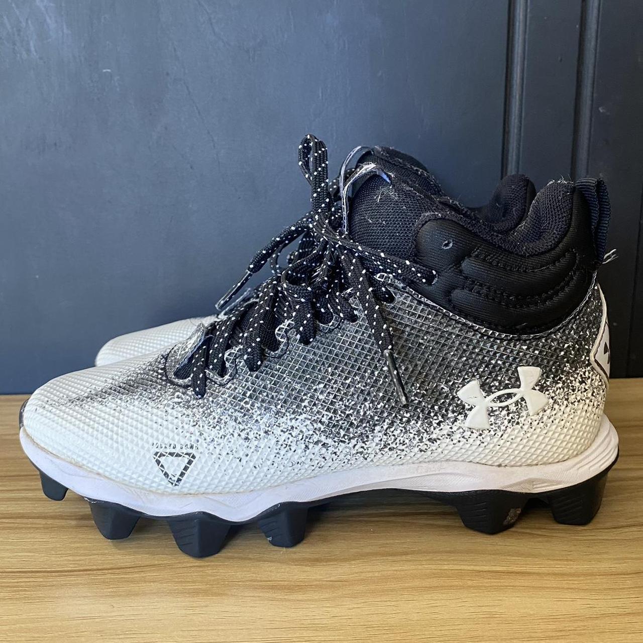 UNDER ARMOUR youth football cleats Great... - Depop