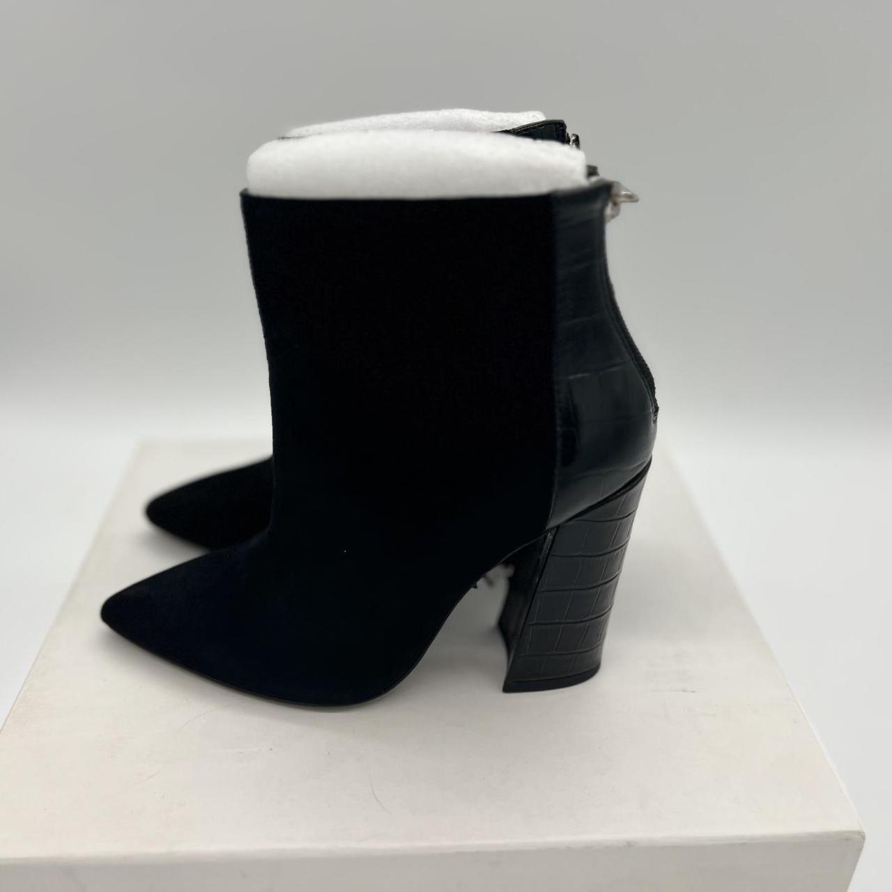item listed by vuxtra